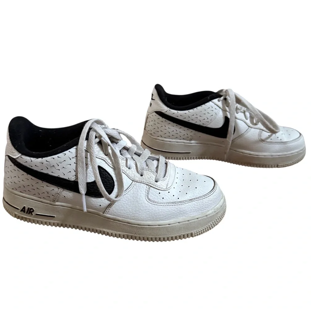 Nike Air Force‎ 1 Sneakers White and Black Shoes Swoosh